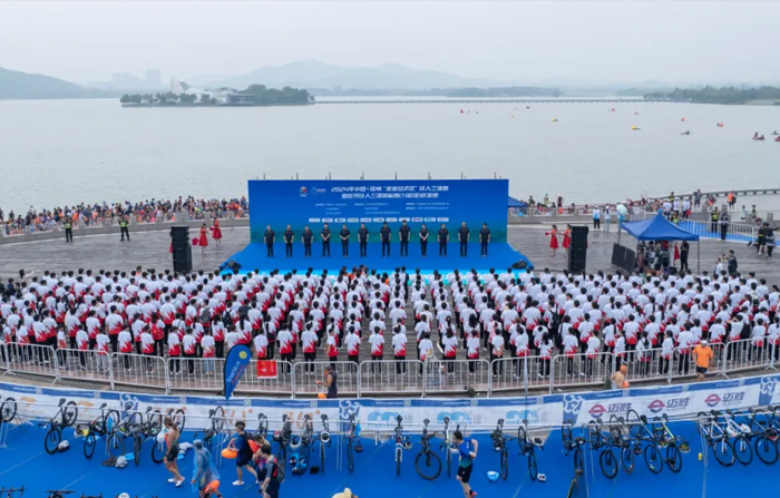 mk体育mksports官网-2025中国体博会家用健身展区丨微型运动社群星火燎原，职场空间嫁接“轻运动矩阵”